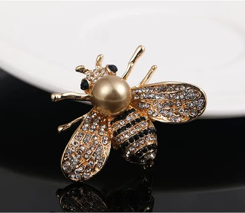 Vista 2 de Dainty Owl Hummingbird Butterfly Dragonfly Peacock Frog Bee Animals Brooch Pin Delicate Crystal Rhinestone Cubic Zirconia Animals and Insect Brooch