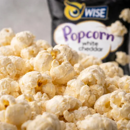Vista 3 de Wise Snacks Palomitas de maíz, queso cheddar blanco, 2.250 onzas (12 unidades), sin gluten, grano entero, Air Popped