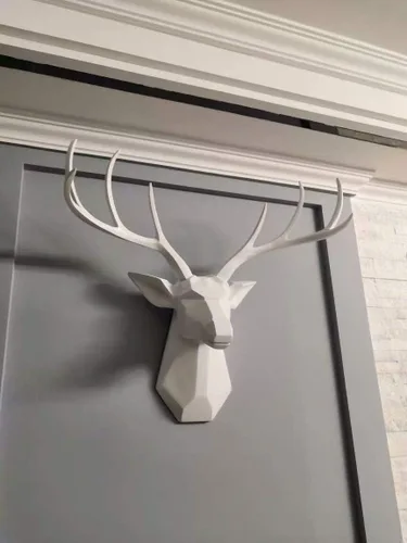 Vista 4 de Arte de pared de cabeza de animal de taxidermia sintética, decoración del hogar, diseño geométrico de cabeza de ciervo, busto de ciervo de 8 puntos