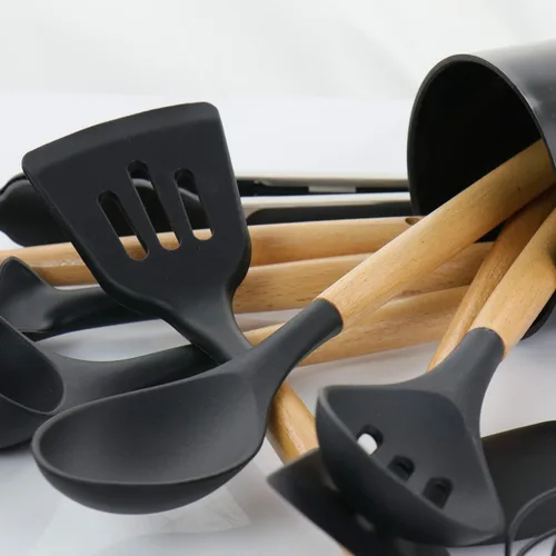 Vista 3 de Megachef Juego de utensilios de cocina de madera, 12 piezas, textura negra y madera