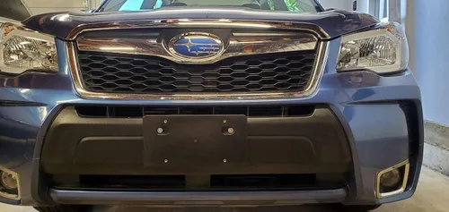 Vista 2 de Soporte de Montaje para Placa de Matrícula Delantera Kit de Adaptador de Orificio Redondo para Subaru–Juego de Soportes de Placa de Plástico con 2