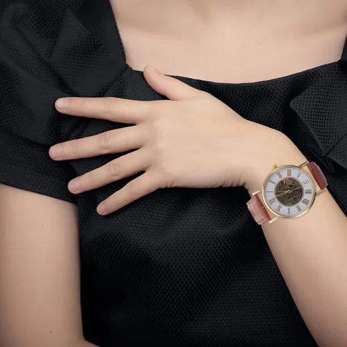 Vista 4 de Hemobllo Reloj de cuarzo de cuero con movimiento japonés para hombre, diseño ultrafino, de cuero, casual, simple, para hombres y mujeres