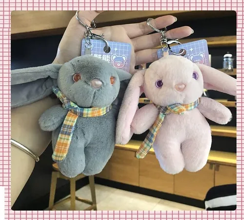 Vista 3 de BONICI Chicas y mujeres creativas y bonitas orejas grandes cálida bufanda suave con colgante de conejo llavero llavero de Año Nuevo bolso de mano