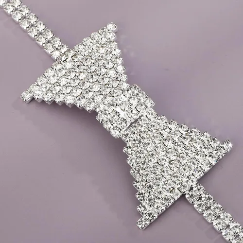 Vista 5 de YERTTER Gargantilla vintage de plata con diamantes de imitación con lazo, lindo collar gargantilla ajustable para fiestas, club de música, mujeres