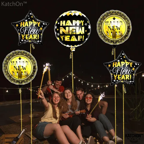 Vista 8 de KatchOn, Globos negros y dorados de Año Nuevo – 18 pulgadas, paquete de 5 Globos de feliz año nuevo para suministros de fiesta de Año Nuevo 2025