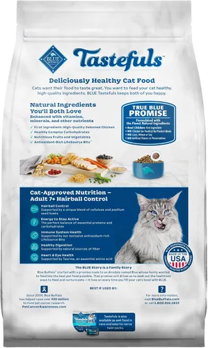 Vista 2 de Blue Buffalo Tastefuls Alimento seco natural para gatos adultos mayores de 7 años, control de bolas de pelo, receta de pollo y arroz integral, bolsa
