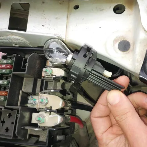Vista 3 de 2 adaptadores de soporte de enchufe para bombilla de faros delanteros H7 5K0-941-109 para VW Passat 2012-2019