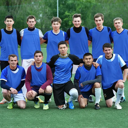 Vista 5 de Newcotte 24 piezas Pinnies Scrimmage Chalecos de práctica en equipo Jersey de malla de nailon Pennies para fútbol, baloncesto y deportes