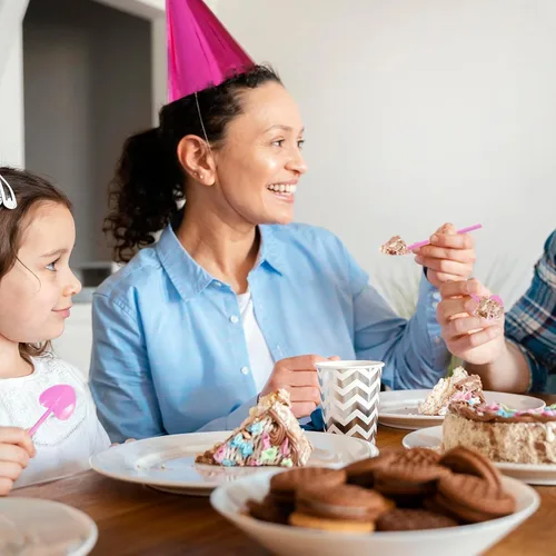 Vista 9 de 100 cucharas de plástico desechables en forma de corazón envueltas individualmente, degustación de muestras para servir postre para pasteles