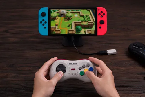Vista 8 de 8Bitdo M30 2.4G Wireless Gamepad for Sega Genesis Mini and Mega Drive Mini and Switch with 6-Button Layout (White)