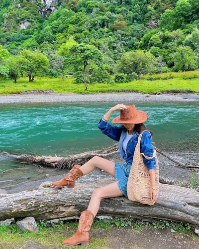 Vista 3 de IBower Bolsa tejida de paja para mujer, bolsa de playa de malla de paja, bolsa de hombro, plegable, de gran capacidad, para días festivos y fiestas