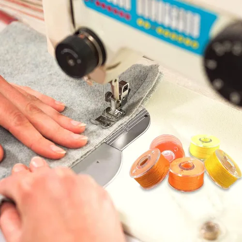 Vista 3 de 36 piezas de bobinas e hilos de coser preenrollados con estuche de plástico de almacenamiento, juego de hilos de coser de colores surtidos