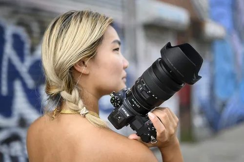 Vista 9 de Nikon Z 6II con lente de zoom Versátil cámara híbrida de fotograma completo sin espejo para fotos/vídeo con lente de 24-70mm f/4 Modelo Nikon USA