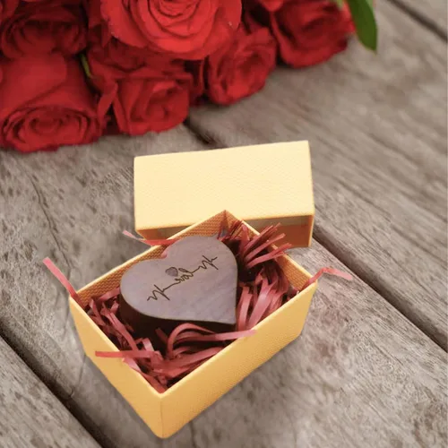 Vista 7 de LAIFU Caja de anillo de madera personalizada para ceremonia de boda con texto y patrón personalizado Propuestacajas de anillo de compromiso