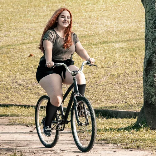 Vista 4 de FEYHAY Calcetines de compresión de cobre de talla grande (3 pares) de circulación de 20-30 mmHg es el mejor atlético y diario para hombres y mujeres