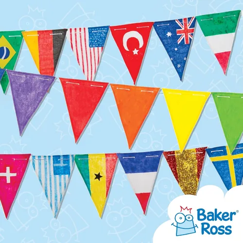 Vista 4 de Baker Ross EV858 Diseña tus propios banderines de tela, paquete de 15, para que los niños pinten, personalicen, decoren y exhiban para actividades