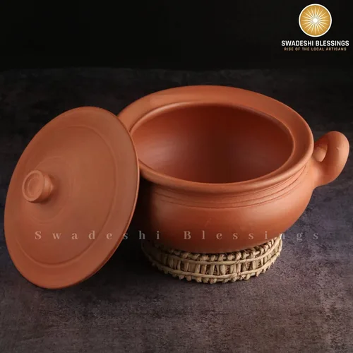 Vista 5 de Swadeshi Blessings Olla de arcilla sin glasear exclusiva para cocinar y servir con tapa/Kadai de tierra/Mud Handi/Mitti Ke Bartan