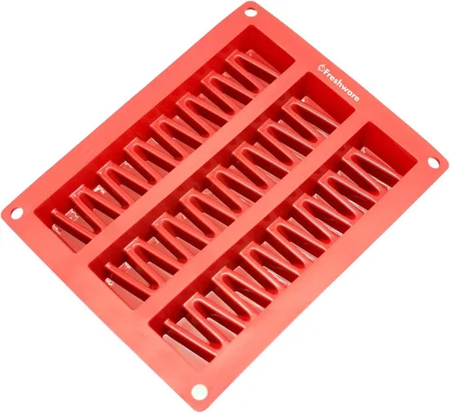 Vista 2 de Freshware CB-800RD - Molde de silicona de 3 cavidades con diseño zig zag para hacer chocolates, Toblerone, Rojo