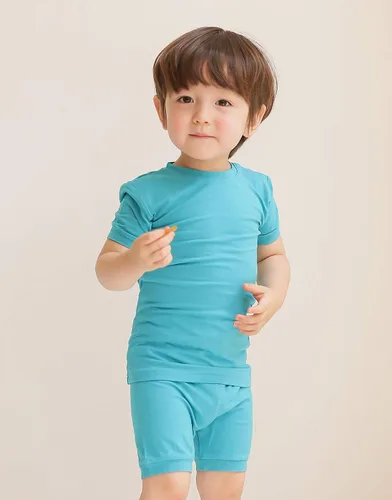 Vista 2 de VAENAIT BABY - Pijama de viscosa para niñas y niños pequeños, 2 piezas, camiseta y shorts, tela fresca, drapeada y suave para verano