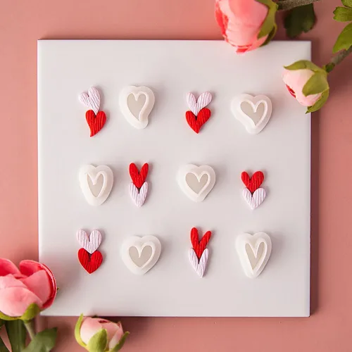 Vista 8 de 10 unidades/caja mini cortadores de arcilla polimérica de corazón para el día de San Valentín, cortadores de aretes de cerámica suave, kit