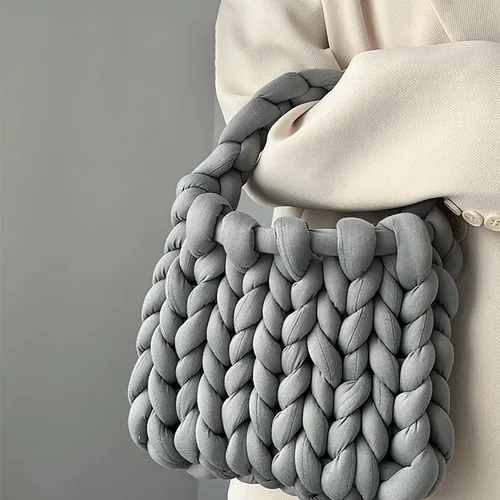 Vista 4 de OXYPLAY Bolso grueso y voluminoso de lana tejida a mano, bolso de hombro de punto de hilo grueso, bolso suave casual, bolso de cubo trenzado DIY