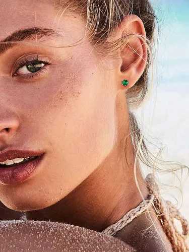 Vista 2 de ChicSilver Aretes de plata de ley 925 con forma de corazón brillante, redondaprincesa con piedra natal para mujer, joyería de cumpleaños