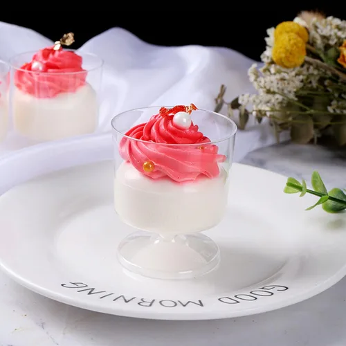 Vista 6 de Paquete de 100 tazas de postre de plástico transparente con cucharas, tazas de mousse de 2 onzas, tazas de parfait transparentes, tazas de postre