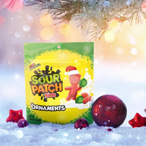 Vista 9 de SOUR PATCH KIDS Adorno de dulces navideños, bolsas de 12-10 onzas