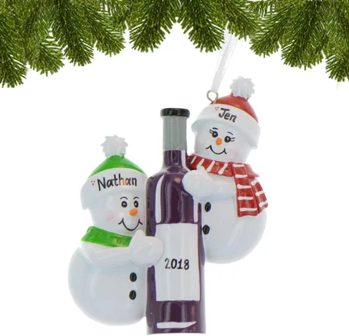Vista 5 de Adorno personalizado en 3D de nuestra primera Navidad 2025 Adornos personalizados de muñeco de nieve para parejas, amantes del vino, adorno