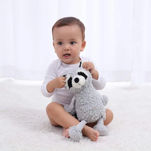 Vista 4 de Apricot Lamb Juguetes de peluche de mapache gris suave de 9 pulgadas