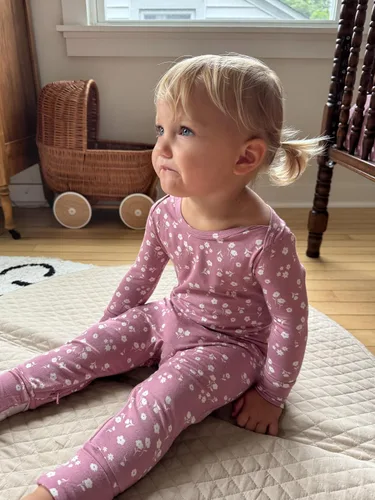 Vista 26 de GUNAMUNA Pijama unisex convertible ultrasuave para bebé, mameluco con cremallera para pañales, recién nacido a 24 meses