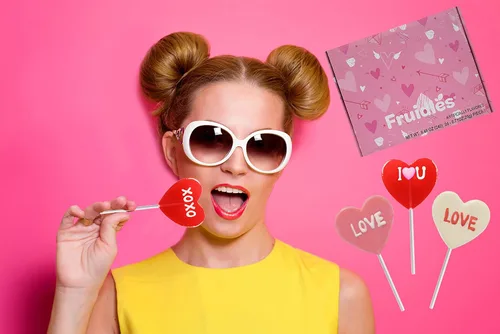 Vista 6 de Fruidles Chupón de piruletas de San Valentín, labios rojos, Be Mine & Love You, chupadores de corazón, envueltos individualmente (paquete de 24)