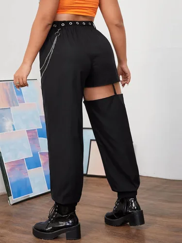 Vista 2 de WDIRARA Pantalones cónicos para mujer, talla grande, detalle de cadena, con ojales, con cinturón