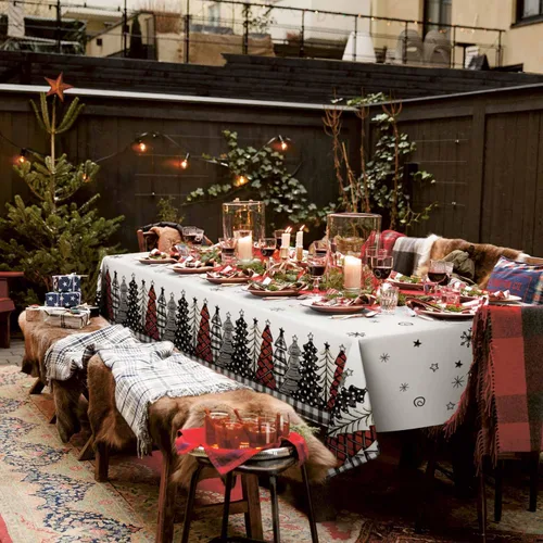 Vista 2 de Horaldaily 1 paquete de mantel desechable de Navidad, cubierta de mesa rectangular de plástico con árboles de nieve para decoración de fiesta