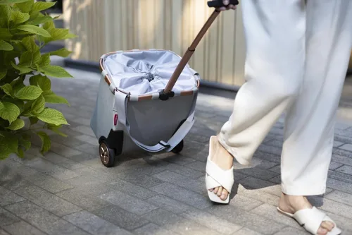 Vista 9 de reisenthel Carrycruiser Twist Sky Rose - Carrito de compras portátil con marco de aluminio resistente, correa para el hombro y bolsa