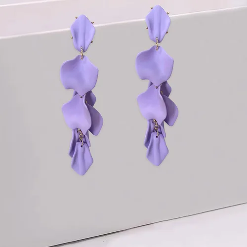 Vista 5 de Aretes largos de acrílico con pétalos de rosa, aretes colgantes de flores exageradas, aretes de borla floral para mujeres y niñas, ideales