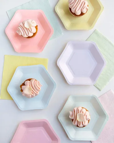Vista 5 de Talking Tables 12 platos hexagonales de papel de 7 pulgadas, platos de postre desechables pastel para fiestas de cumpleaños, fiestas de té y baby