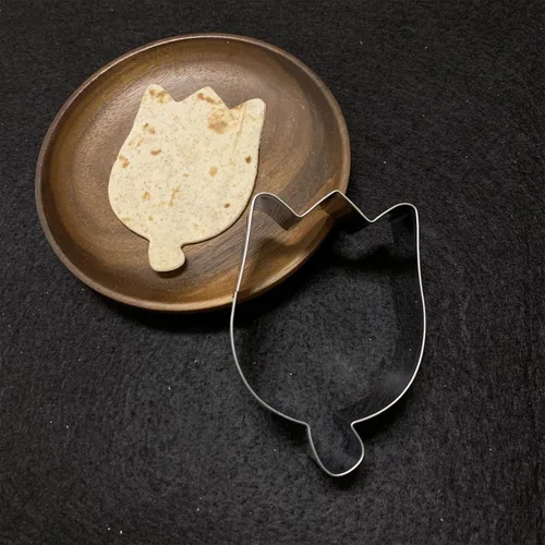 Vista 4 de Juego de cortadores de galletas de tulipán, moldes para fondant de 3.5 pulgadas