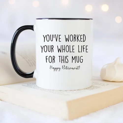 Vista 4 de YouNique Designs Taza de jubilación fresca para hombres y mujeres 2024, 11 onzas, taza de feliz jubilación, divertida taza de café de jubilación