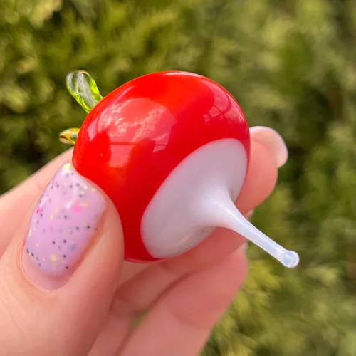 Vista 3 de Figura de rábano de vidrio – Escultura vegetal roja soplada a mano – Miniatura de vidrio fundido – Regalo único para el día del padre, decoración