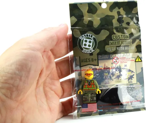 Vista 4 de Battle Brick Minifigura coleccionable de 1.6 pulgadas de alto, diseño de cazador de ciervos para exteriores, minifigura genuina, camuflaje impreso