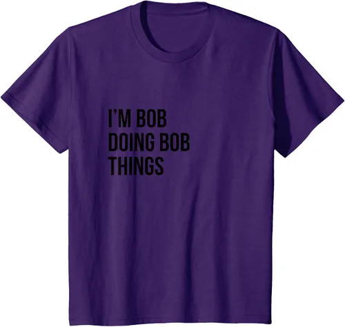Vista 60 de Camiseta con texto en inglés "I'm Bob Doing Bob Things" Asfalto