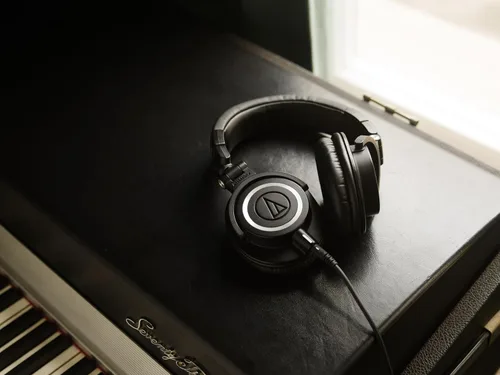 Vista 19 de Audio-Technica ATH-M50X - Auriculares profesionales para monitor de estudio, color negro, grado profesional, aclamado por la crítica, con cable