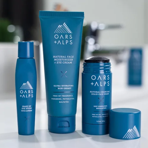 Vista 3 de Oars + Alps Kit de cuidado de la piel para hombres, el juego de regalo incluye lavado facial, rodillo de ojos e hidratante, vegano y sin gluten
