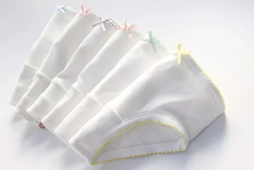 Vista 5 de benetia Ropa interior de algodón suave para niñas, paquete de 4