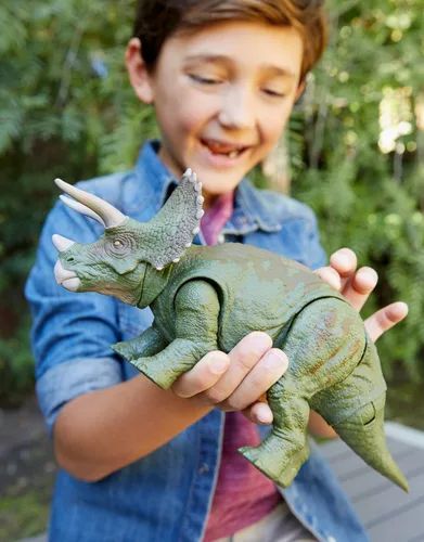 Vista 2 de Triceratops de doble ataque del mundo jurásico