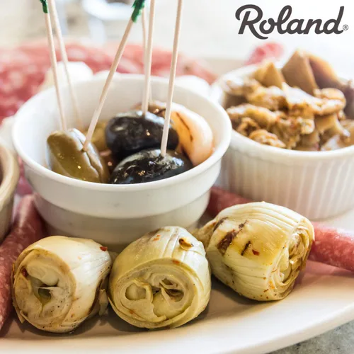 Vista 6 de Roland Foods Corazones de alcachofa a la parrilla marinados en vinagre y aceite, alimentos importados especiales, paquete de 67 onzas