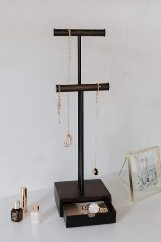 Vista 2 de Umbra Soporte de joyería de pilarorganizador de joyas de nogal y metal negro con cajón, 6 pulgadas de largo x 5 pulgadas de ancho x 21 pulgadas