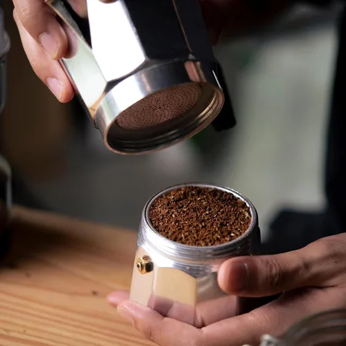 Vista 4 de Fino Cafetera espresso para estufa, prepara hasta 3 porciones