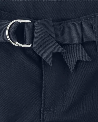 Vista 4 de Gymboree Pantalones cortos chinos de sarga con cinturón para niñas y niños pequeños